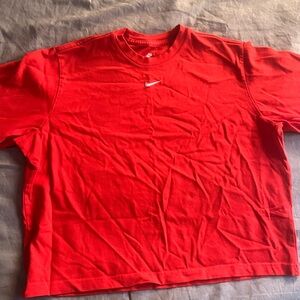 nike crop top loose fit.